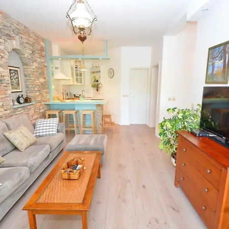 Blissful Bay - Two Bedroom With Terrace *