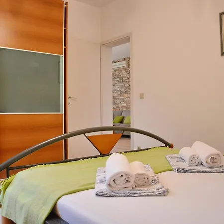 Blissful Bay - Two Bedroom With Terrace *